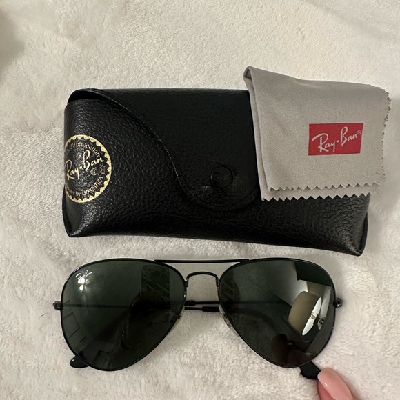 Black Raybans - Picture 1 of 1